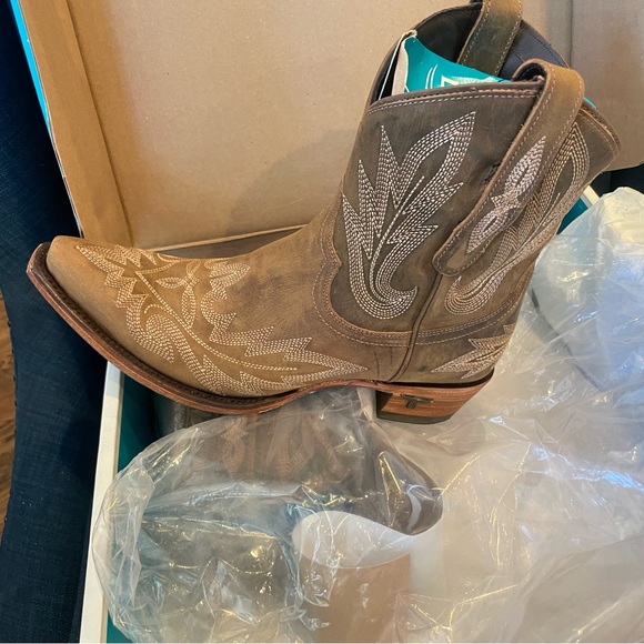 LANE -New in Box, “Lexington Bootie” Brown Western Ankle Boots-Size 8.5 - Picture 8 of 13